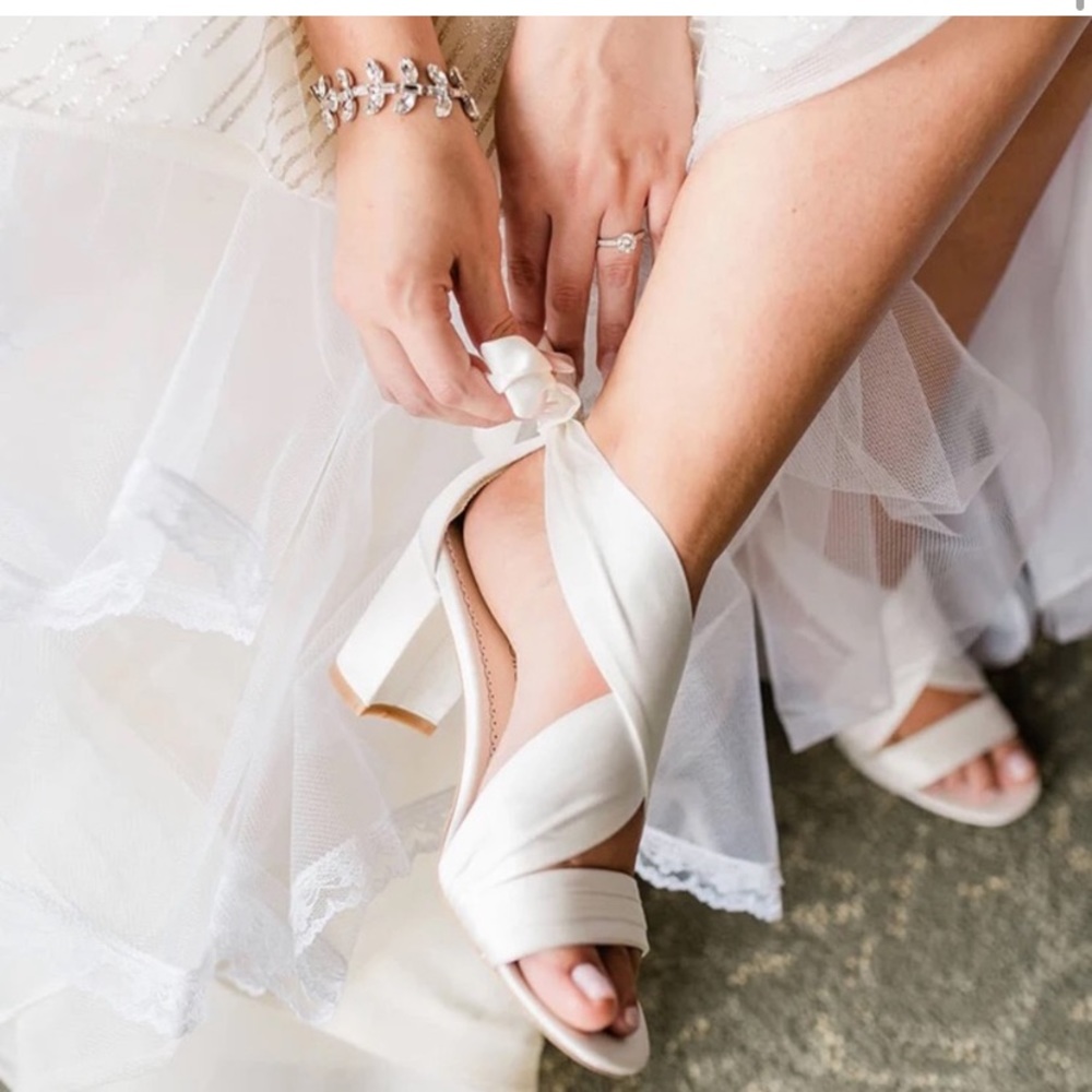 Bella Belle Kelly Open Toe Ivory Ribbon Block Heels
